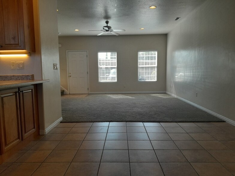 Building Photo - 1033 E 500 S