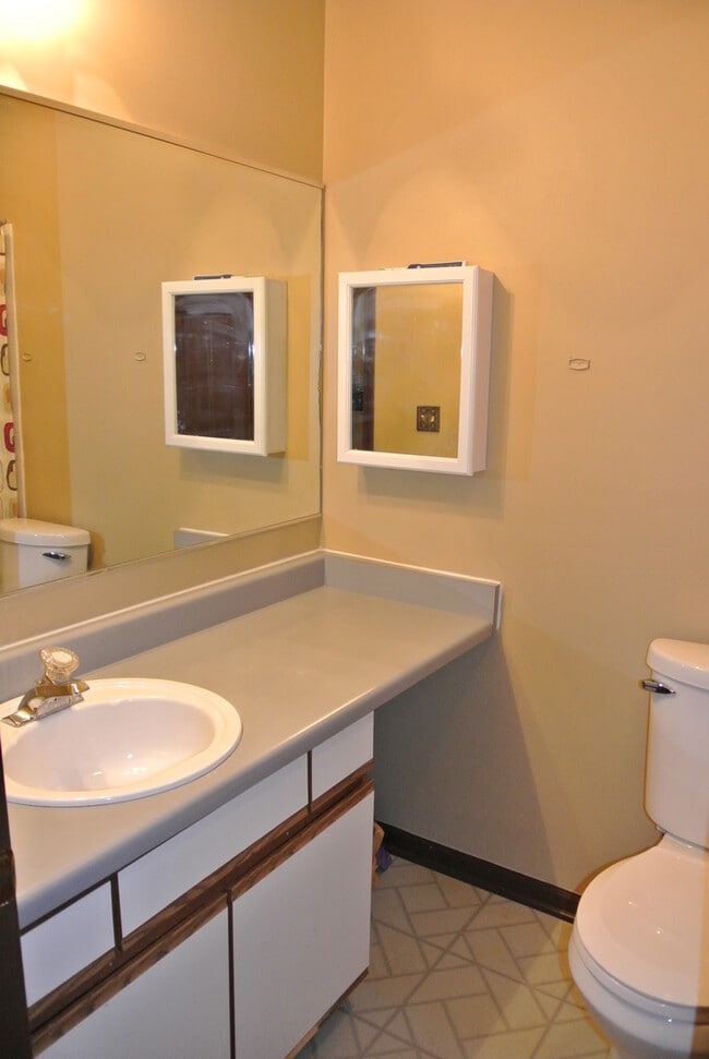 Building Photo - 2458 Charleston Dr