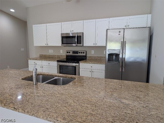 Building Photo - 4405 SW 8th Ct