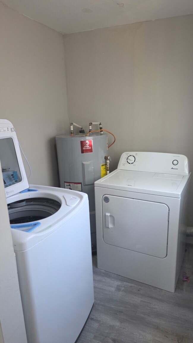 Building Photo - 23rd St