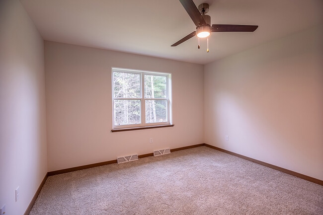 Building Photo - 925 Green Pastures Trl