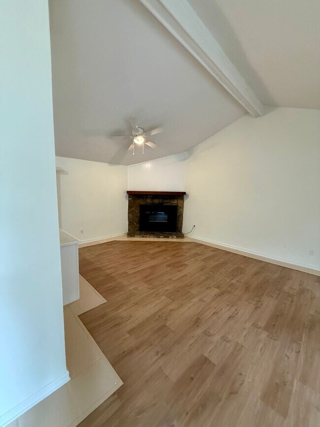 Building Photo - Newly remodeled 3 bedroom home in Jonesboro!