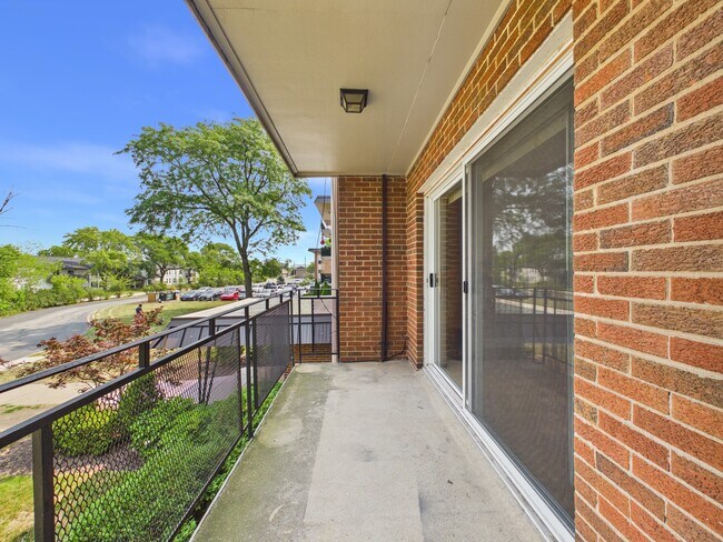 Building Photo - 2210 S Goebbert Rd