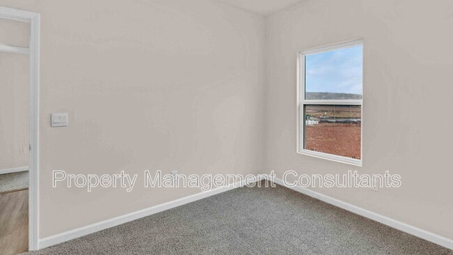 Building Photo - 319 Murphy Ln