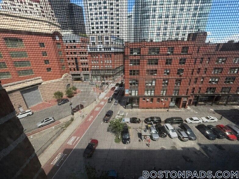 Building Photo - 81 Essex St