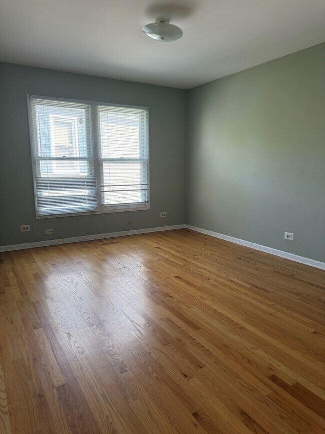 Building Photo - 1062 Dearborn Ln
