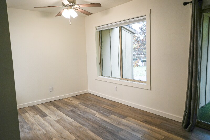 Building Photo - 1234 NE 27th St