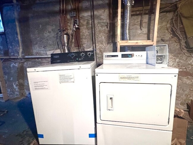 Building Photo - 14 Smythe St