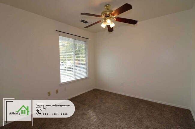 Building Photo - 2928 Salmonberry Dr