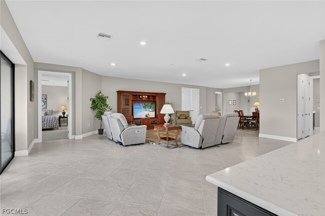 Building Photo - 11279 Thurston Chase