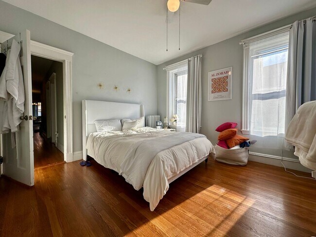 Building Photo - No Fee on Massive Apt in Packards Corner Near BU!  Pro Managed, XL Rooms, and Parking for rent!