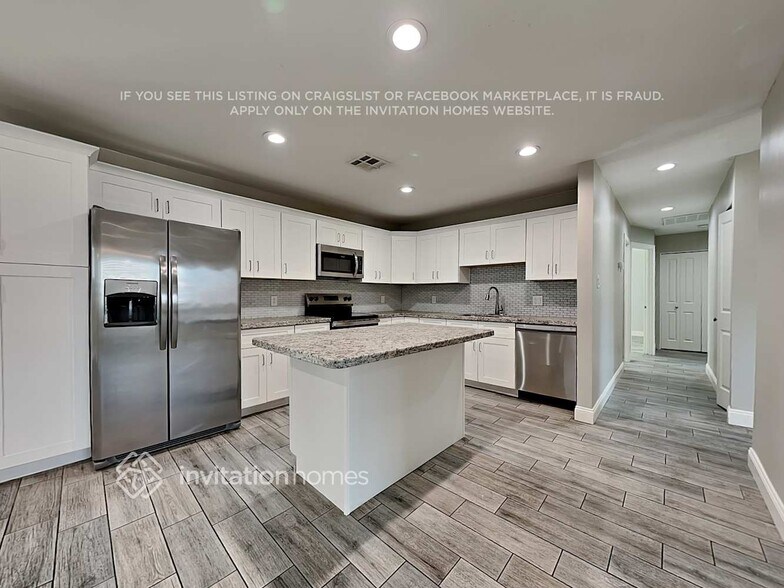 Building Photo - 7801 E Loma Land Dr