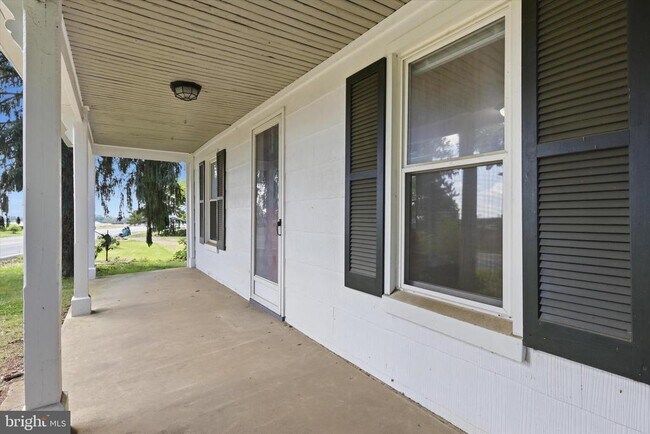 Building Photo - 8606 Yellow Springs Rd