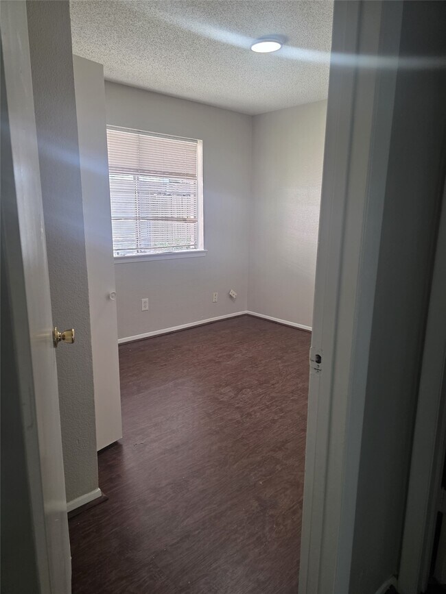 Building Photo - 23322 Dew Wood Ln