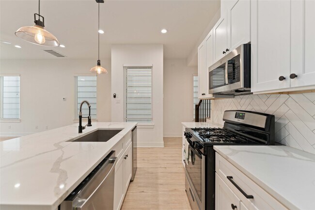 Building Photo - 4109 Hare St