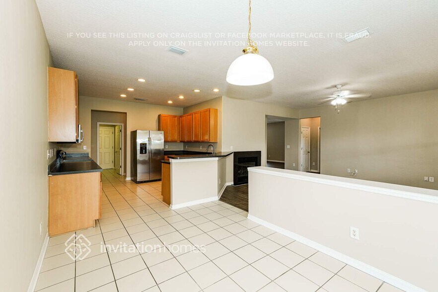 Building Photo - 7148 Bridgeview Dr