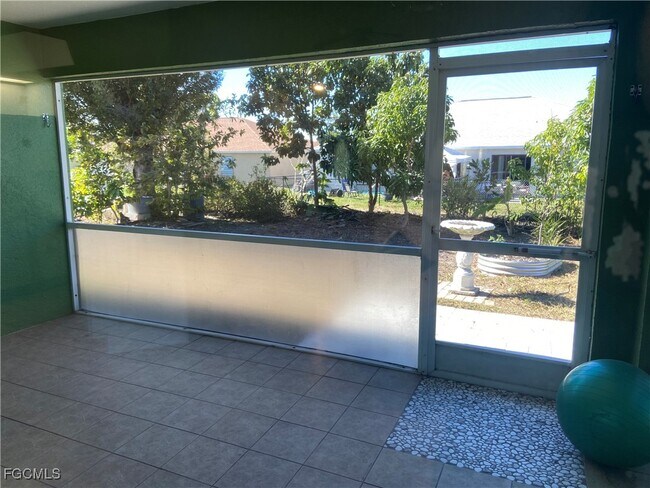 Building Photo - 2002 SW 15th Pl