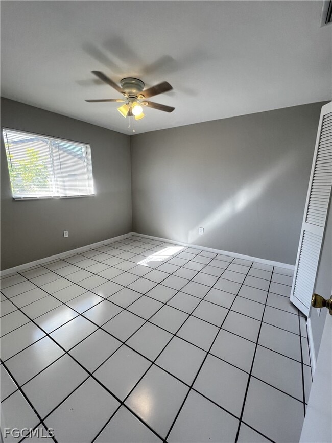 Building Photo - 609 SE 23rd Pl