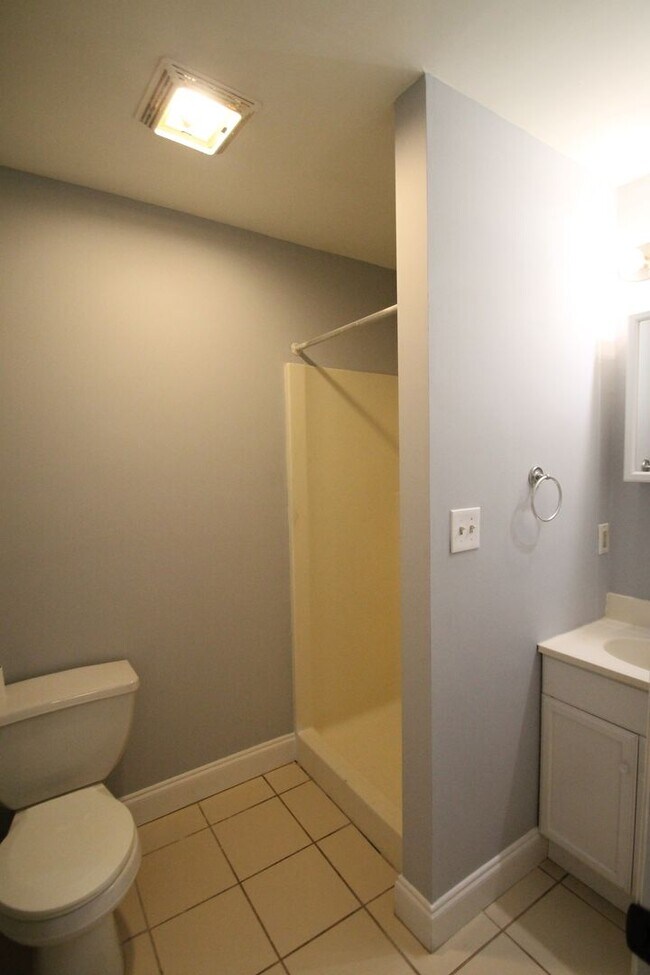 Building Photo - 1058 Ebenezer Ave Ext