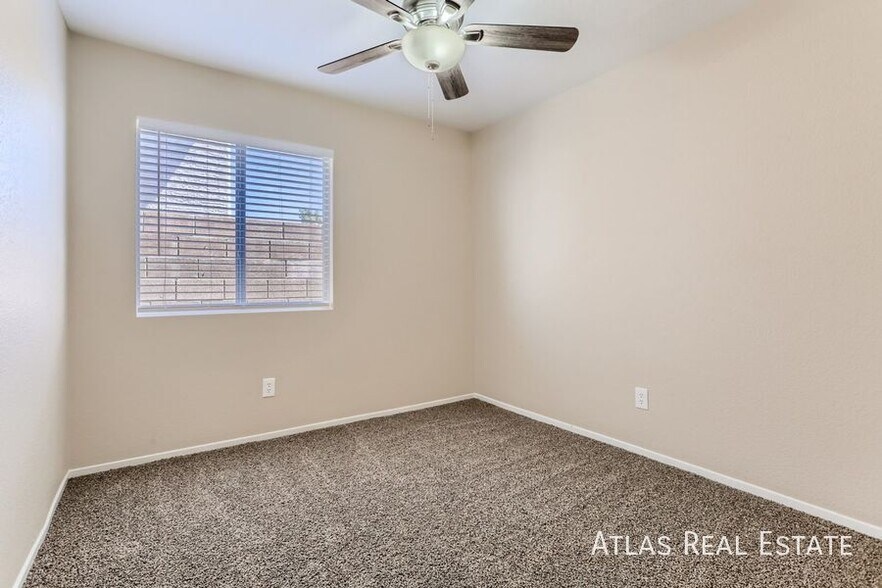 Building Photo - 712 Canyon Country Cir