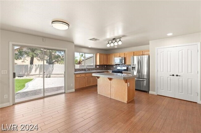 Building Photo - 3916 Varallo St