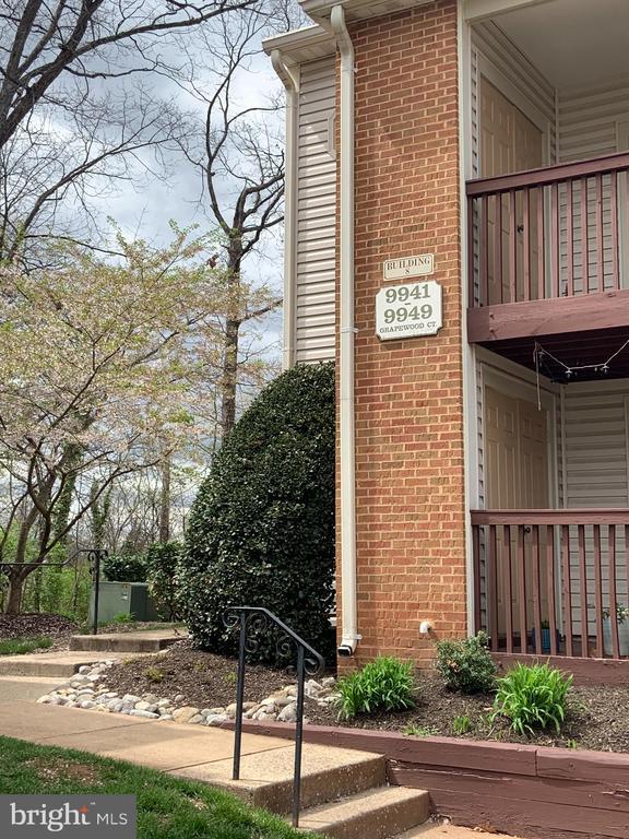 Building Photo - 9949 Grapewood Ct