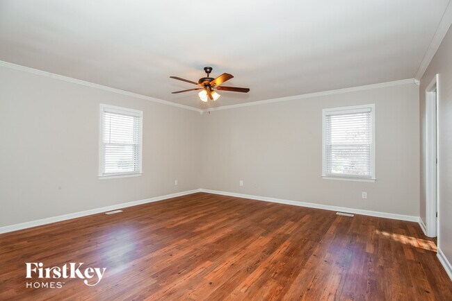 Building Photo - 2449 Amity Ave