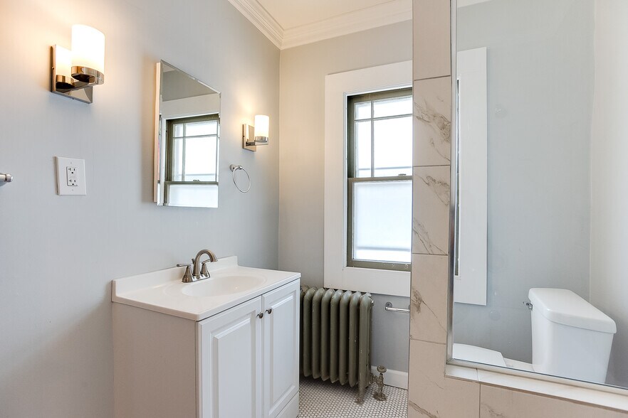 bathroom #1 - 4656 Bryant Ave S