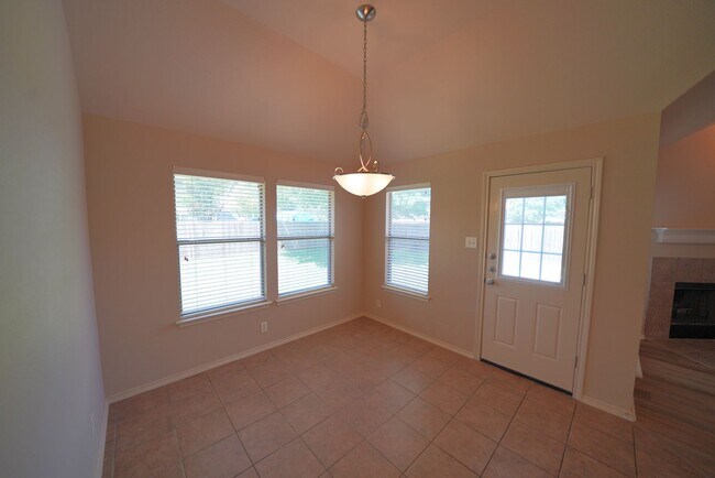 Building Photo - Move-In Ready Property Now Available in Selma, TX! - Realtor Commission: $600