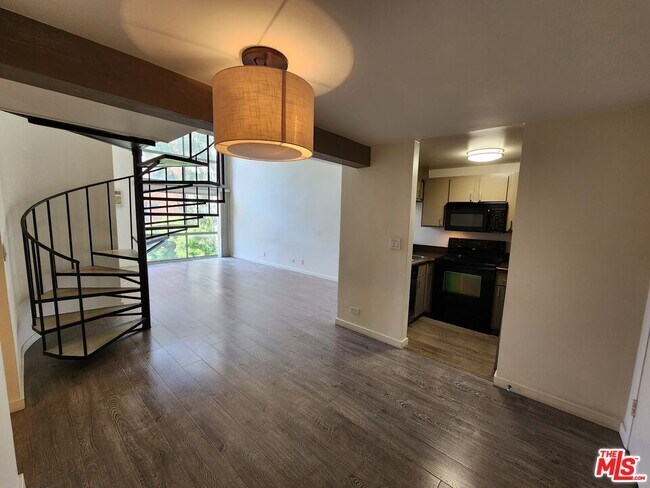 Building Photo - 1440 Veteran Ave