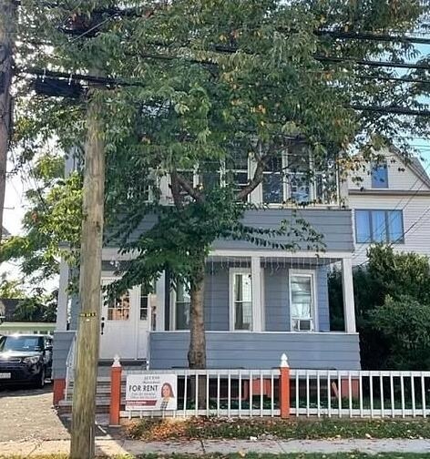 Primary Photo - 147 Shaw St