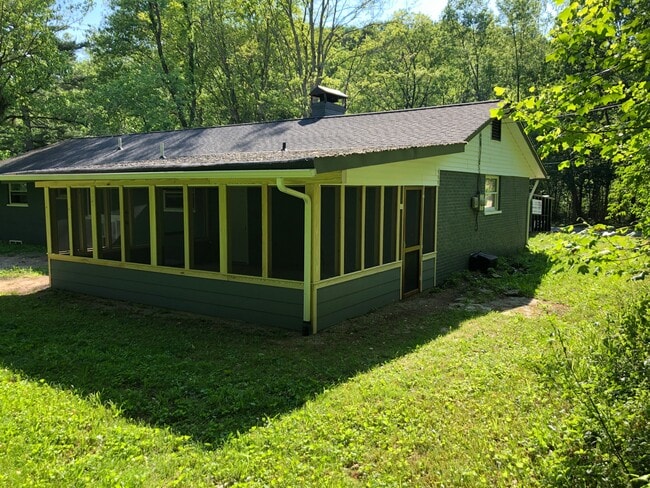 Building Photo - 5166 Sugar Camp Rd