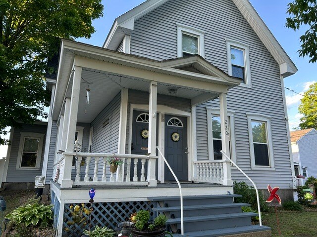 Building Photo - 220 Young St