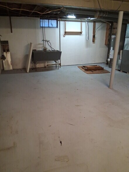 Building Photo - 1063 Pritz Ave