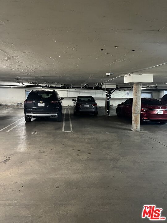 Building Photo - 18640 Collins St