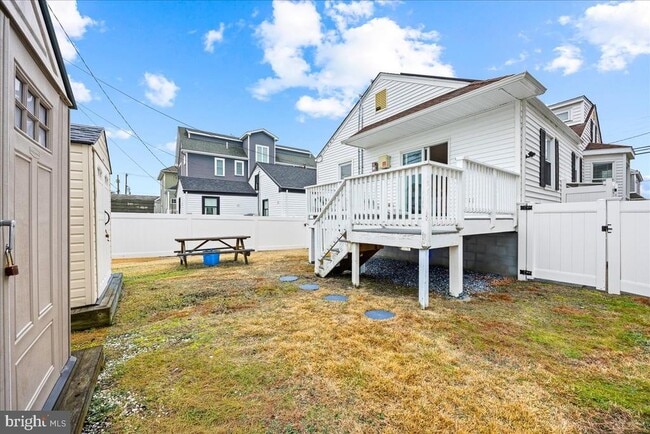 Building Photo - 208 N Lancaster Ave