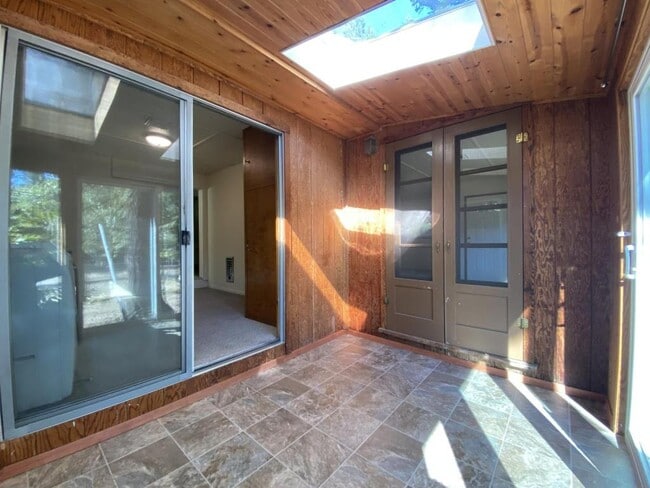 Building Photo - 784 Murphy Creek Rd