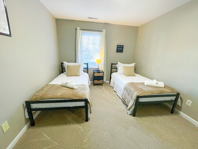 4 of 4 bedrooms - 5403 Picket Fence Ln