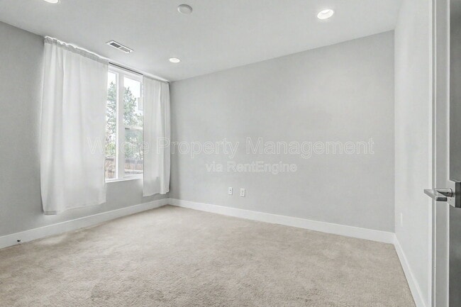 Building Photo - 5737 W 17th Ave