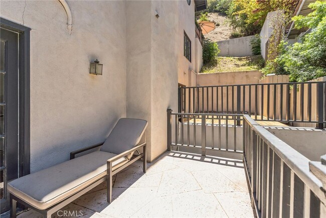 Building Photo - 8032 Willow Glen Rd