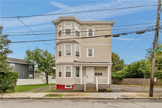 Building Photo - 81 Ledge St