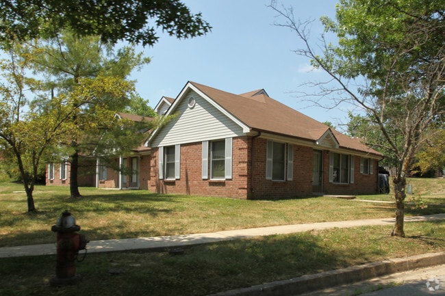Building Photo - Squire Lake Townhomes