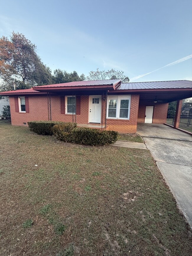 Building Photo - 108 Corinth St