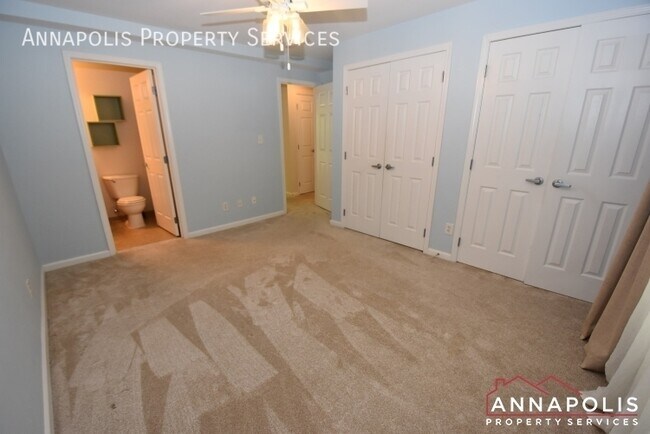 Building Photo - 1138 Cove Rd