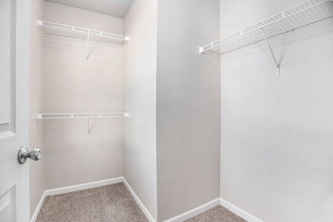 Building Photo - Outstanding 4 Bedroom Home with Great Schools!