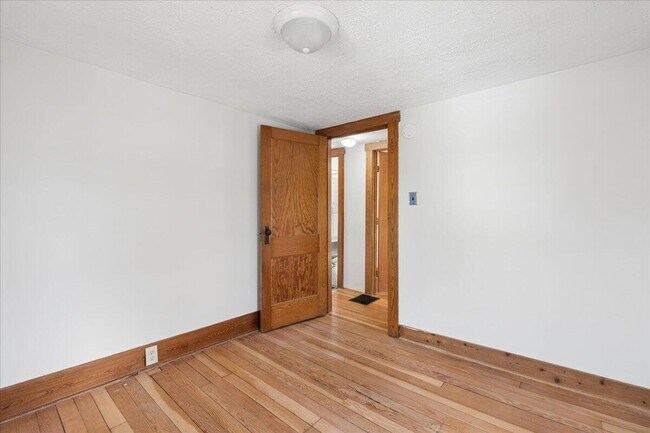 Building Photo - 751 Holmes Rd