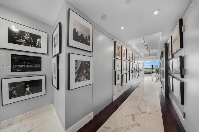 Building Photo - 6000 Indian Creek Dr