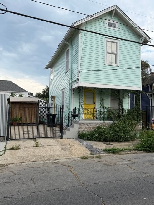 Building Photo - 3948 Constance St