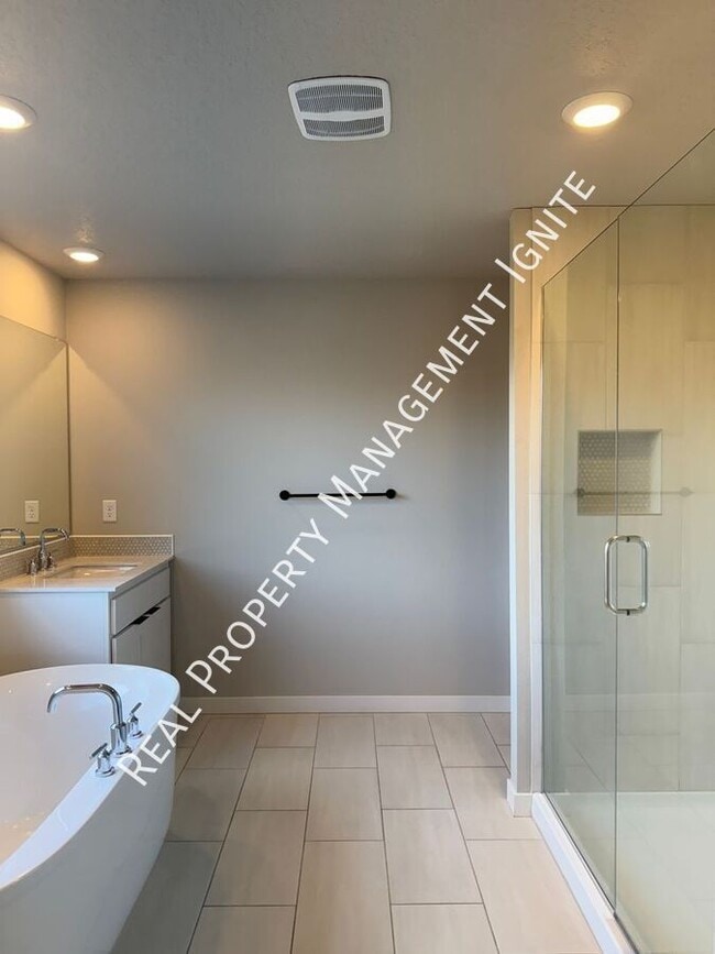 Building Photo - 19294 SW Marshmallow Pl