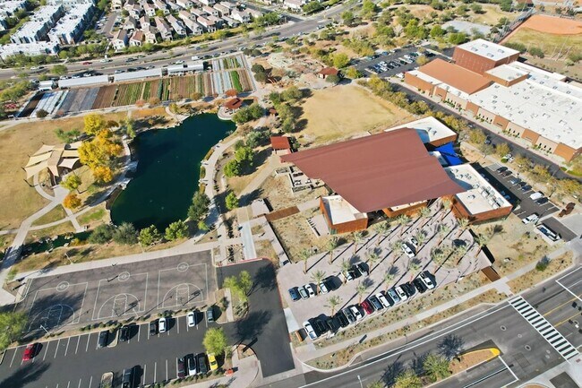 Building Photo - 10702 E Lumiere Ave